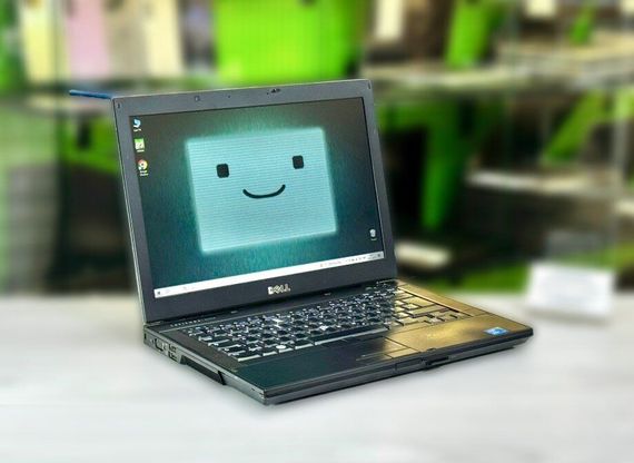 Ноутбук Б-клас Dell Latitude E6410 / 14.1" (1440x900) TN / Intel Core i5-520M (2 (4) ядра по 2.4 - 2.93 GHz) / 8 GB DDR3 / 128 GB SSD / Intel HD Graphics б/в | Зображення 2