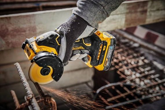 Пила дискова універсальна акумуляторна безщіткова 76*10мм DeWALT DCS438N | Зображення 7