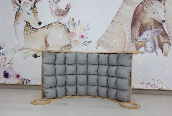 Дитяча гойдалка балансир Masterwood з матрацом 49х45х99 см Сірий | Зображення 1