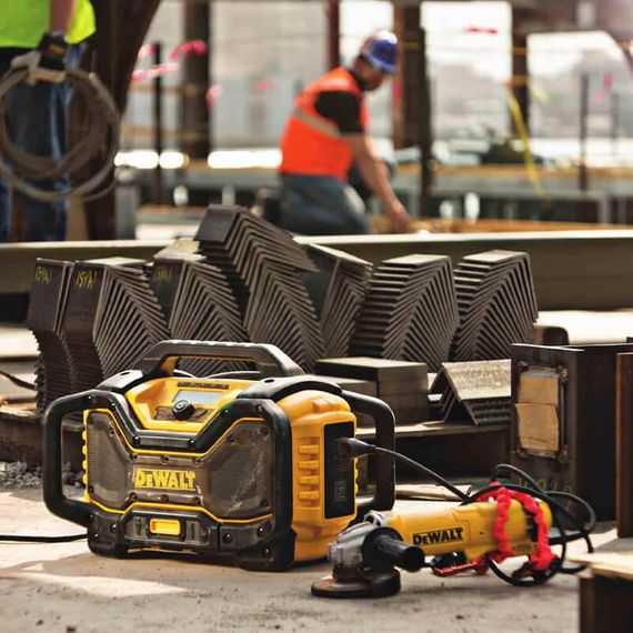 Зарядний пристрій-радіоприймач DeWALT DCR027 | Зображення 6