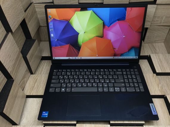 Ультрабук Б-класс Lenovo IdeaPad 3 15IAU7 / 15.6" (1920x1080) IPS Touch / Intel Core i5-1235U (10 (12) ядер по 3.3 - 4.4 GHz) / 8 GB DDR4 / 256 GB SSD / Intel Iris Xe Graphics / WebCam / HDMI б/у | Зображення 1