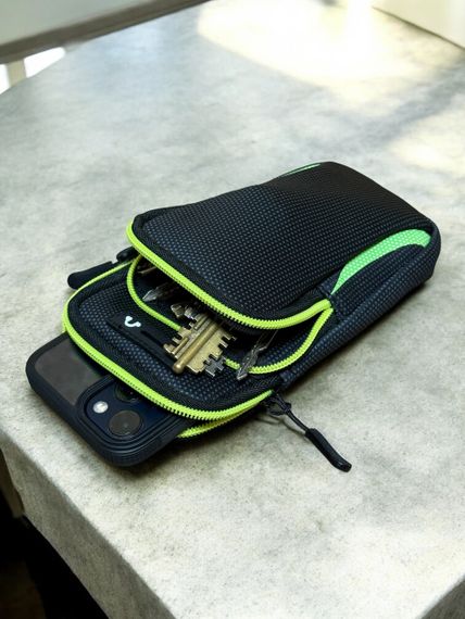 Чехол на руку Primo Sport универсальный спортивный для телефона до 6.5" - Black/Green | Зображення 3