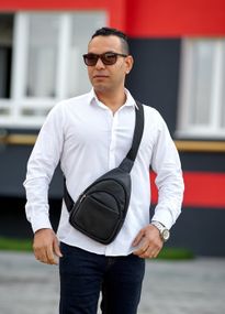 Чоловіча шкіряна сумка через плече слінг Sambag Brooklyn 0SH чорна (83111101wm)