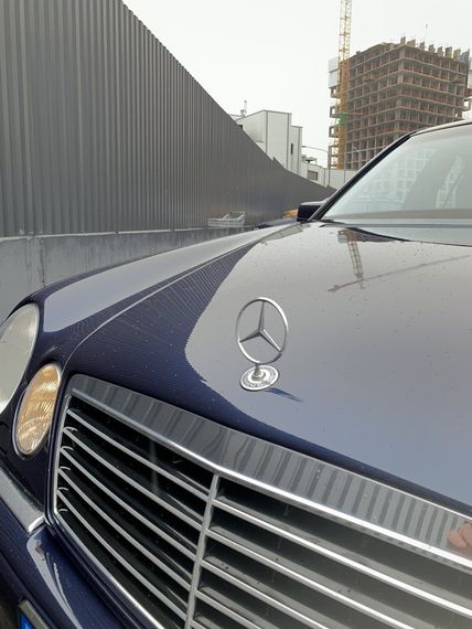 Емблема приціл (з написом) для Mercedes E-сlass W210 1995-2002 рр. | Зображення 1