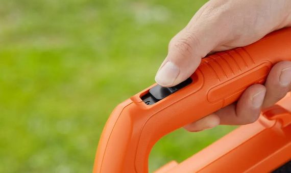 Садовий пилосос акумуляторний BLACK+DECKER з АКБ та ЗП BCBL200L | Зображення 1