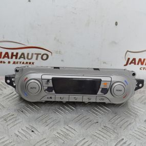 Блок управління клімат-контролем Ford Focus II 2008-2011 панель кондиціонера Форд Фокус 2 7M5T18C612CE