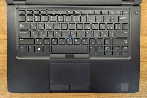 Ігровий ноутбук Dell Latitude 5491 / 14" (1920x1080) IPS / Intel Core i7-8850H (6 (12) ядра по 2.6 - 4.3 GHz) / 16 GB DDR4 / 512 GB SSD / nVidia GeForce MX130, 2 GB GDDR5, 64-bit / WebCam / Windows 10 б/в + Подарунок Бездротова миша / USB | Зображення 2