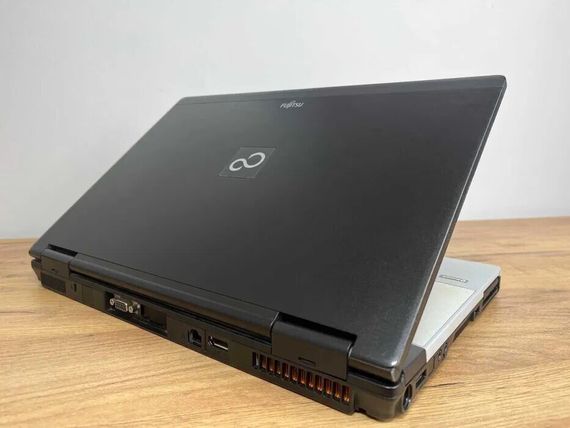 Рабочая станция Fujitsu Celsius H710 / 15.6" TN / Intel Core i7-2720QM (4(8) ядра по 2.2-3.3 GHz) / 8GB DDR3 / 256GB SSD / Quadro 1000M, 2GB GDDR3, 128-bit / WebCam б/у | Зображення 6