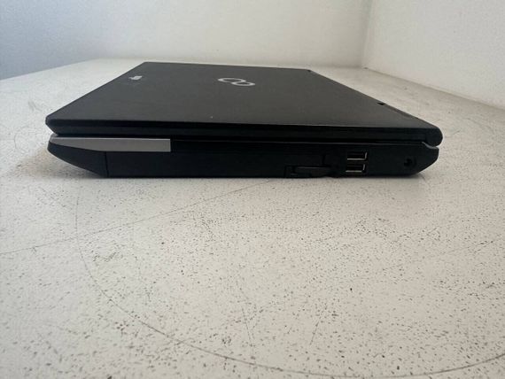 Ноутбук Fujitsu LifeBook S752 / 14" (1366x768) TN / Intel Core i5-3340M (2 (4) ядра по 2.7 - 3.4 GHz) / 8 GB DDR3 / 120 GB SSD / Intel HD Graphics 4000 / WebCam / VGA б/у + Подарок Умная интерактивная зубная щетка Colgate Connect M1 / Bluetooth | Зображення 3
