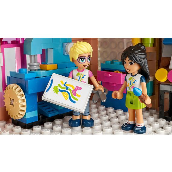 Конструктор LEGO Friends Хартлейк-Сіті. Громадський центр 1513 деталей (41748) | Зображення 5