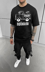 Футболка з мерчем