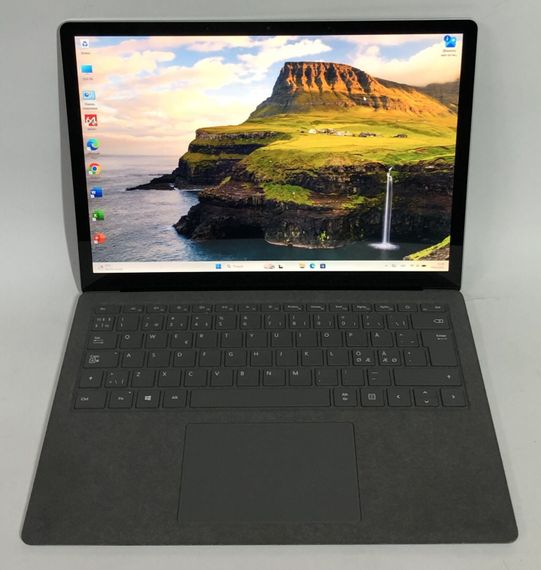 Ультрабук Microsoft Surface Laptop 4 1958 / 13.5" (2256x1504) IPS Touch / AMD Ryzen 5 4680U (6 (12) ядер по 2.2 - 4.0 GHz) / 16 GB DDR4 / 256 GB SSD NVMe / AMD Radeon RX Vega 7 Graphics / WebCam / Win 11 Pro б/в + Подарунок Накопичувач Kingston 64 ГБ | Зображення 1