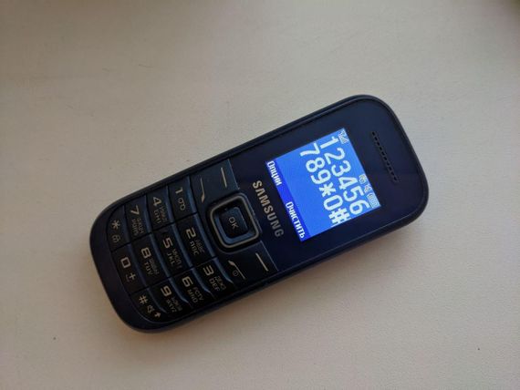 Мобильный телефон Samsung e1200i бу-царапина | Зображення 1