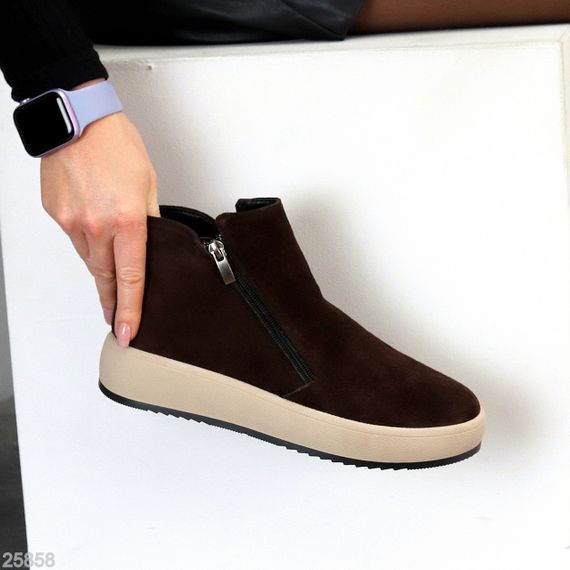 Лаконичные замшевые зимние ботинки на две молнии цвет Шоколад 37