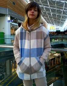 Жилет у карту з капюшоном