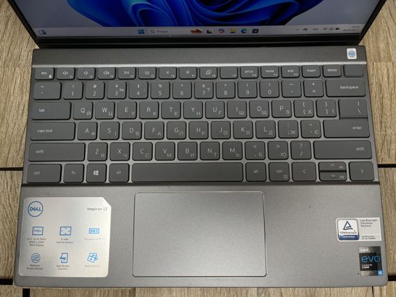 Ультрабук Б-класс Dell Inspiron 13 5310 / 13.3" (1920x1200) IPS / Intel Core i5-11320H (4 (8) ядра по 3.2 - 4.5 GHz) / 16 GB DDR4 / 512 GB SSD M.2 / Intel Iris Xe Graphics / WebCam б/у | Зображення 3