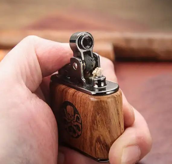 Бензиновая зажигалка Honest Scull - Nut Wood | Зображення 2