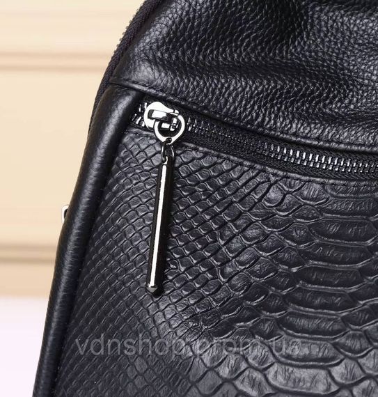 Рюкзак жіночий шкіряний з тисненням під рептилію 23х30х13, сумка наплічна для міста, чорна | Зображення 7