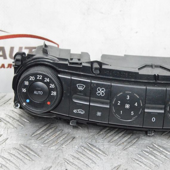 Блок управління кліматом Mercedes-Benz E-Class W211 Блок управління пічкою Мерседес в211 2118300090 | Зображення 1