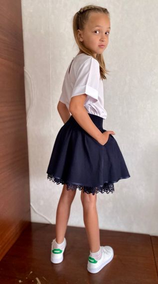 Детская школьная юбка на девочку с кружевом и карманами цвет темно-синий размер 140, SBR326 | Зображення 2