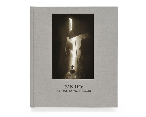 Фотоискусство книги с иллюстрациями Fan Ho: A Hong Kong Memoir альбомы известных фотографов про Китай