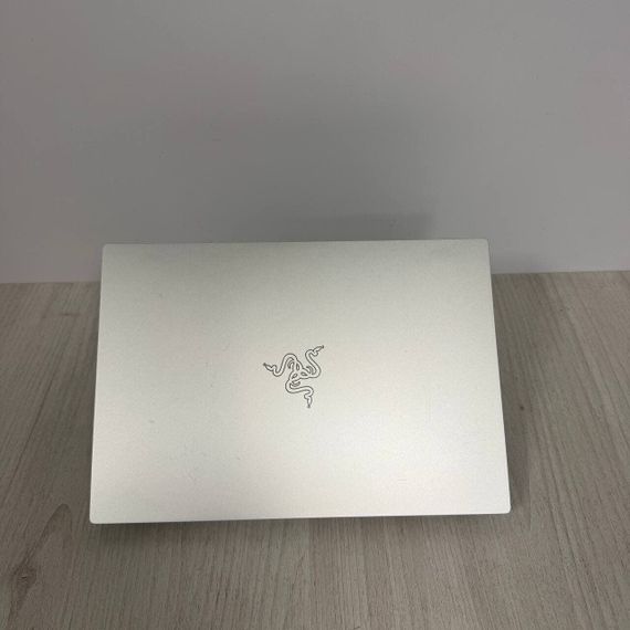 Игровой ноутбук Б-класс Razer Blade 14 RZ09-0427 / 14" (1920x1080) IPS / AMD Ryzen 9 6900HX (8 (16) ядер по 3.3 - 4.9 GHz) / 16 GB DDR5 / 512 GB SSD NVMe / nVidia GeForce RTX 3070 Ti, 8 GB GDDR6, 256-bit / WebCam б/у | Зображення 6