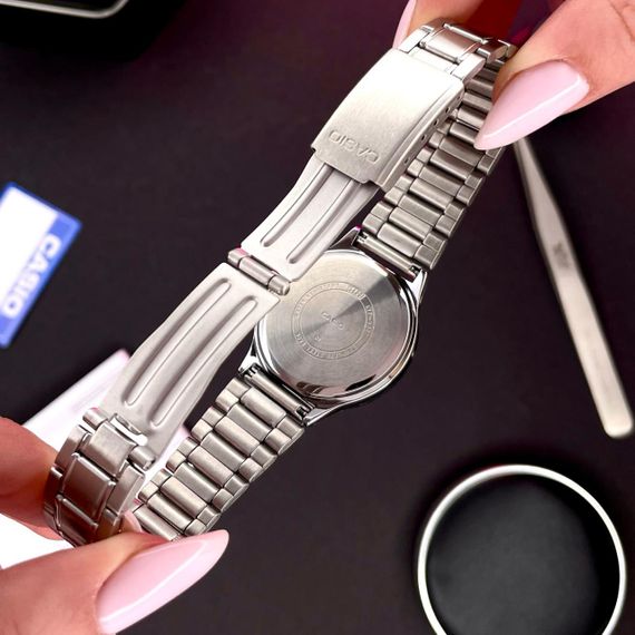 Жіночий годинник Casio LTP-V300D-4A | Зображення 5