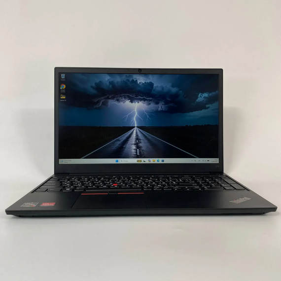 Ноутбук Lenovo ThinkPad E15 Gen 3 / 15.6" (1920x1080) IPS / AMD Ryzen 7 5700U (8 (16) ядер по 1.8 - 4.3 GHz) / 16 GB DDR4 / 256 GB SSD / AMD Radeon Graphics 512SP / WebCam / HDMI б/у + Подарок Беспроводная мышь / USB | Зображення 1