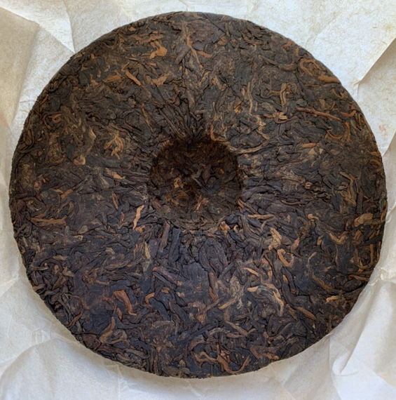 Шу пуэр Аромат финика чай черный премиальный пуэр Мэнхай фабрика Чжунхун 357г | Зображення 3