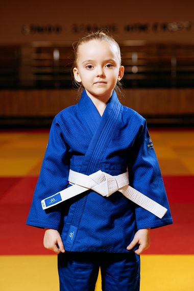 Синє дитяче кімоно для дівчаток, дзюдо, TM BUDOGI серія BEGINNER, зріст 130 см, щільність 350 гр/м.кв. | Зображення 3