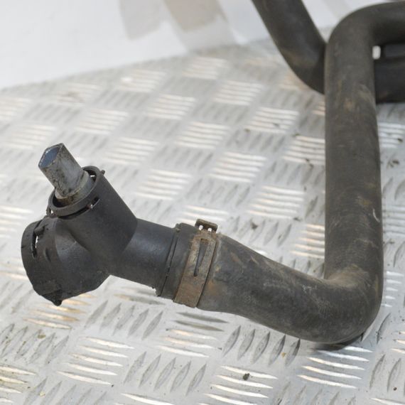 Патрубок системи охолодження 1.6 FSI Volkswagen Golf V 2003-2009 Шланги провод води Фольксваген Гольф 5 1K0121049R | Зображення 2