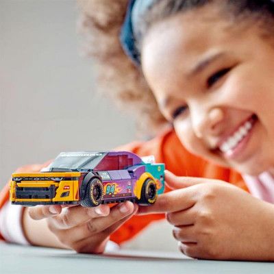 Конструктор LEGO Speed Champions NASCAR Next Gen Chevrolet Camaro ZL1, 328 деталей (76935) | Зображення 11