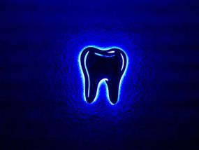 Панно декоративне картина на стіну Зуб LED підсвітка 300х250 acr-p000125