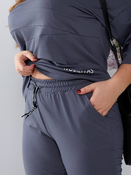 Женский спортивный прогулочный костюм с укороченными штанами NB24003 серый, размер 50/52 | Зображення 3