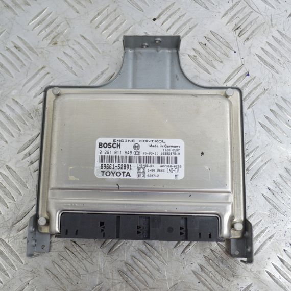 Блок управління двигуном 1.4 D4D Toyota Yaris Компьютер Тойота Ярис 8966152891 0281011649