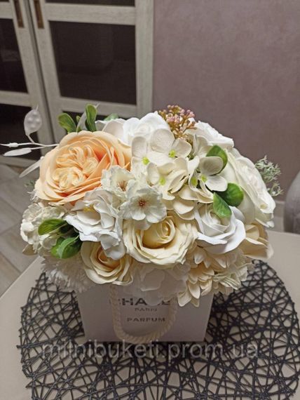 Букет из мыльных цветов в деревянной коробке "Chanel"_2 размер S