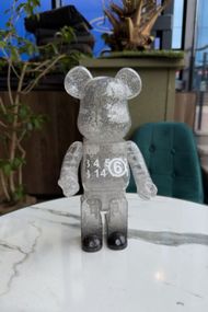 Bearbrick дизайнерська статуетка ведмідь Беарбрік прозорий 28 см mb046