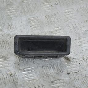 Ручка кришки багажника BMW E60 E61 E90 E91 2001-2015 Кнопка дверей багажника БМВ е60 51247118158 7118158