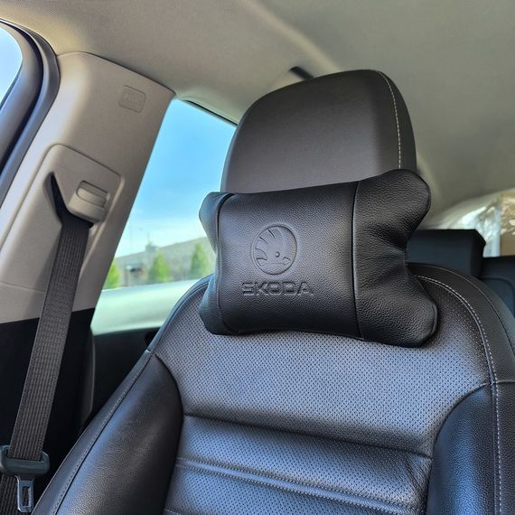 Подарунок водієві Skoda, Автомобільна подушка для шиї з лого, Подушка дорожня для шиї WN-83 | Зображення 4