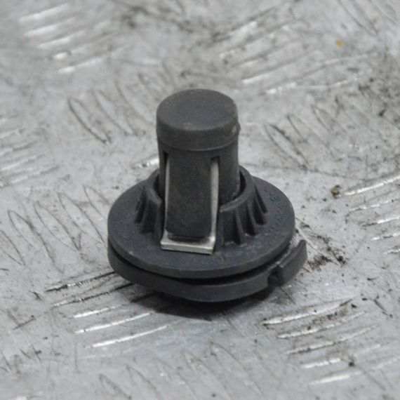 Відбійник капота Renault Laguna III 2007-2015 Відбійник кришки капота Рено Лагуна 3 658220001R