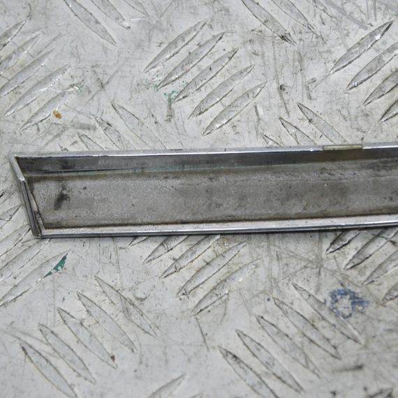 Накладка кутового скла передня ліва Ford Fiesta VII 2012-2017 Накладка передньої лівої квартирки Форд Фієста 7 447261 | Зображення 4