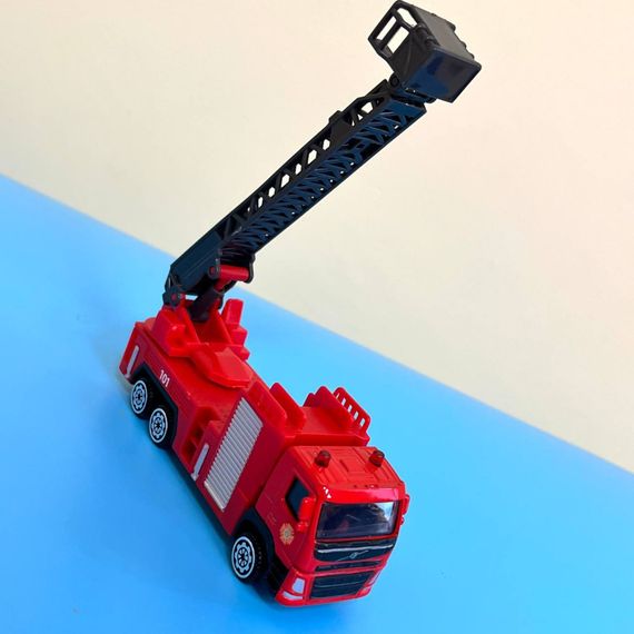 Автомодель дитяча "VOLVO" Пожежна машинка TechnoDrive 250302 зі стрілою | Зображення 1