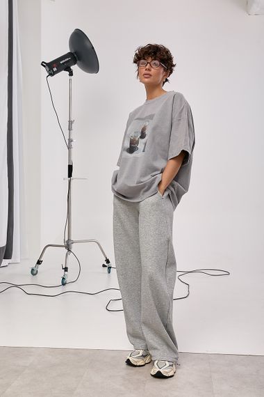 Оверсайз футболка з принтом "Coffee Cups" - сірий цвет, ONE SIZE (є розміри) | Зображення 2