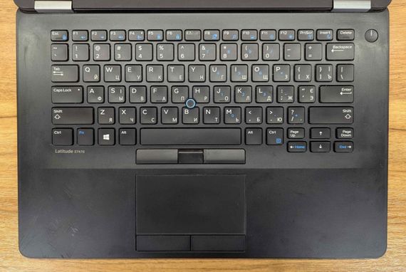Ультрабук Dell Latitude E7470 / 14" (1920x1080) IPS / Intel Core i7-6650U (2 (4) ядра по 2.2 - 3.4 GHz) / 8 GB DDR4 / 256 GB SSD / Intel HD Graphics 520 / WebCam / Windows 10 б/у + Подарок Флэш-накопитель USB 32 GB | Зображення 2