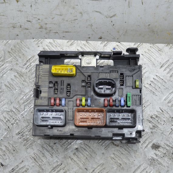 Блок запобіжників BSM Peugeot 307 2001-2008 Модуль коробки БСМ Пежо 307 9659741880