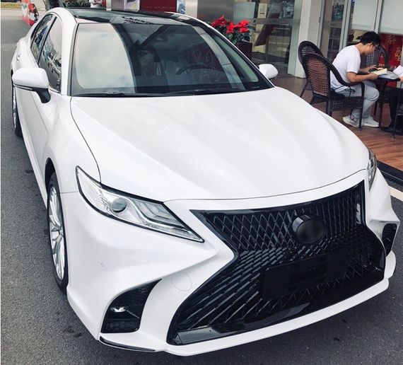 Комплект обвісів Lexus LS style для Toyota Camry 2018-2024 рр | Зображення 6