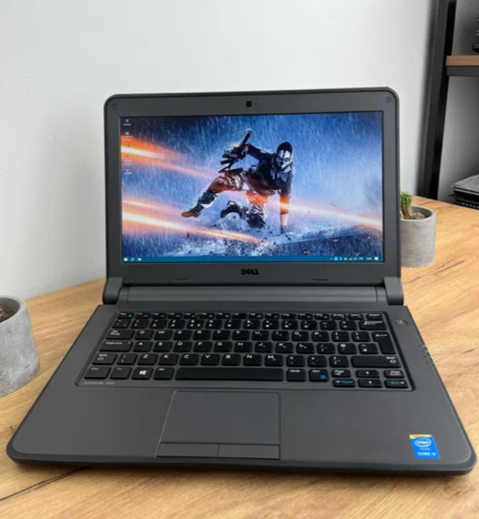 Ультрабук Dell Latitude 3350 / 13.3" TN / Intel Core i3-5005U (2(4) ядра по 2 GHz) / 8GB DDR3 / 128GB SSD / HD Graphics 5500 / WebCam / Win 10 PRO Lic б/в | Зображення 2