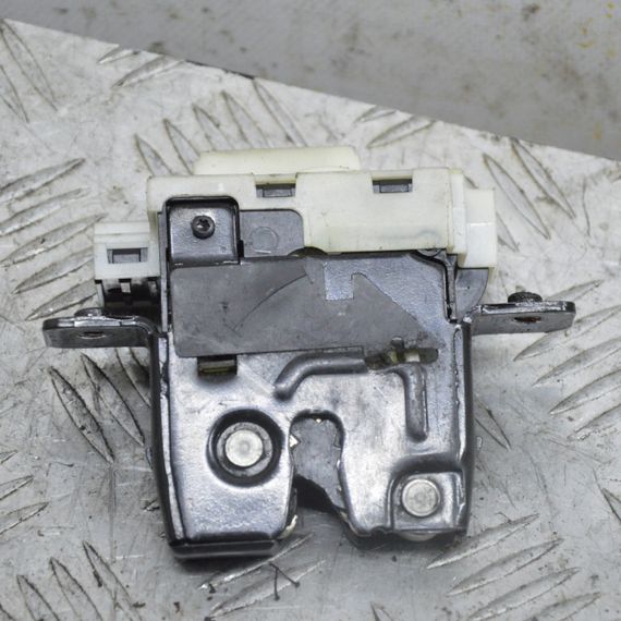 Замок кришки багажника Renault Clio III Laguna III Megane II Scenic 2005-2015 Замок багажника Рено 8200948107