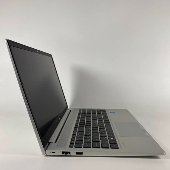Ультрабук Б-клас HP ProBook 450 G8 / 15.6" (1920x1080) IPS Touch / Intel Core i5-1135G7 (4 (8) ядра по 2.4 - 4.2 GHz) / 16 GB DDR4 / 256 GB SSD / Intel Iris Xe Graphics / WebCam / TouchID б/в + Подарунок Бездротова миша / USB | Зображення 3