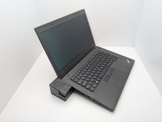 Ультрабук Lenovo ThinkPad L460 / 14" (1366x768) TN / Intel Pentium 4405U (2 (4) ядра по 2,1 ГГц) / 8 ГБ DDR3 / 500 ГБ HDD / Intel HD Graphics 510 / Веб-камера / Док-станція б/в | Зображення 4